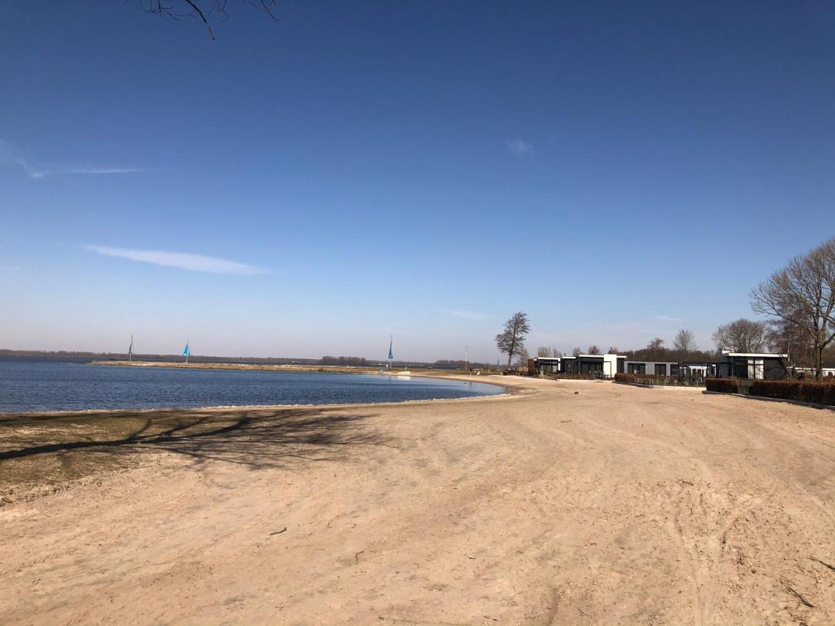 Cube Exclusive Plus mit Meerblick am Strand im EuroParcs Bad Hoophuizen Hulshorst Exterior foto