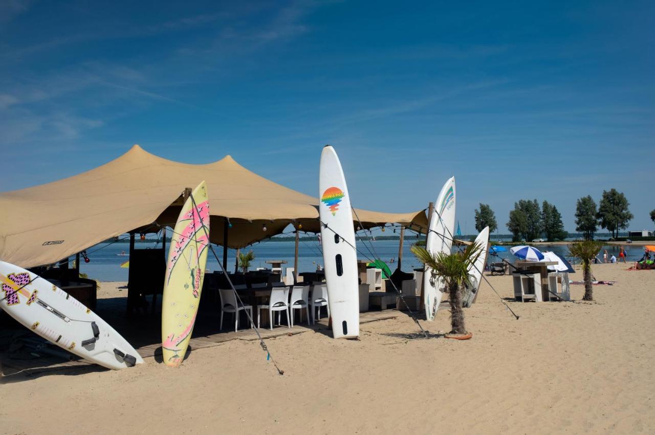 Cube Exclusive Plus mit Meerblick am Strand im EuroParcs Bad Hoophuizen Hulshorst Exterior foto